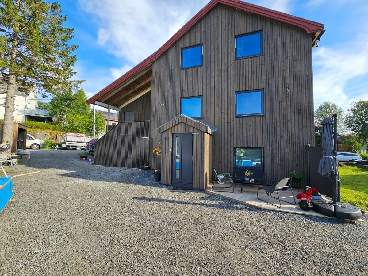 Innholdsrik Og Koselig Leilighet I Svolvaer Lofoten Bagian luar foto